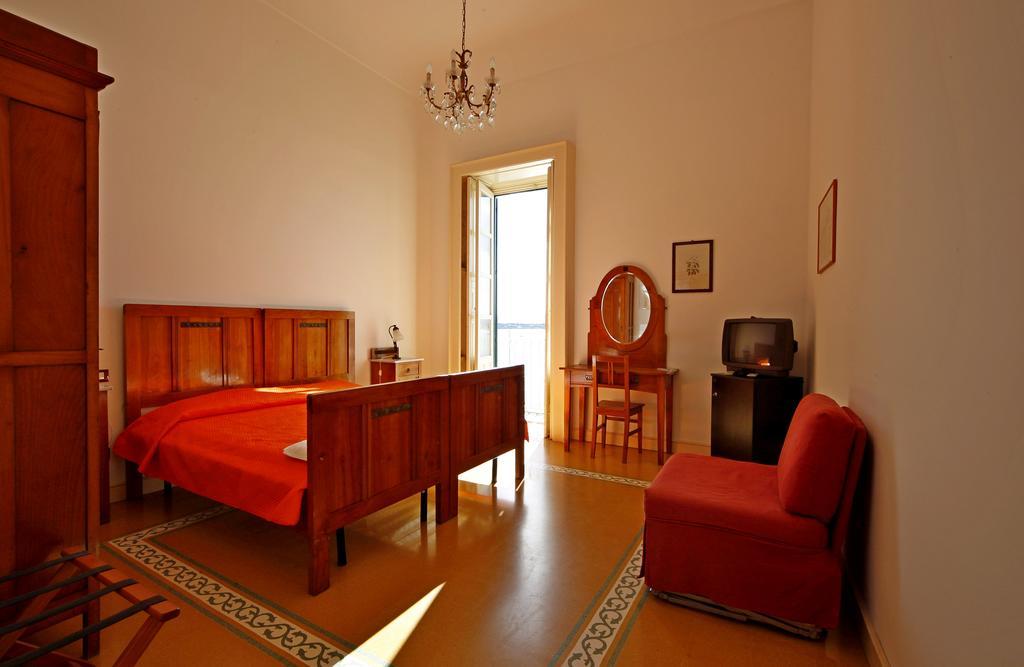 Ortigia Camere Con Vista Da Giulio B&B Szirakúza Kültér fotó