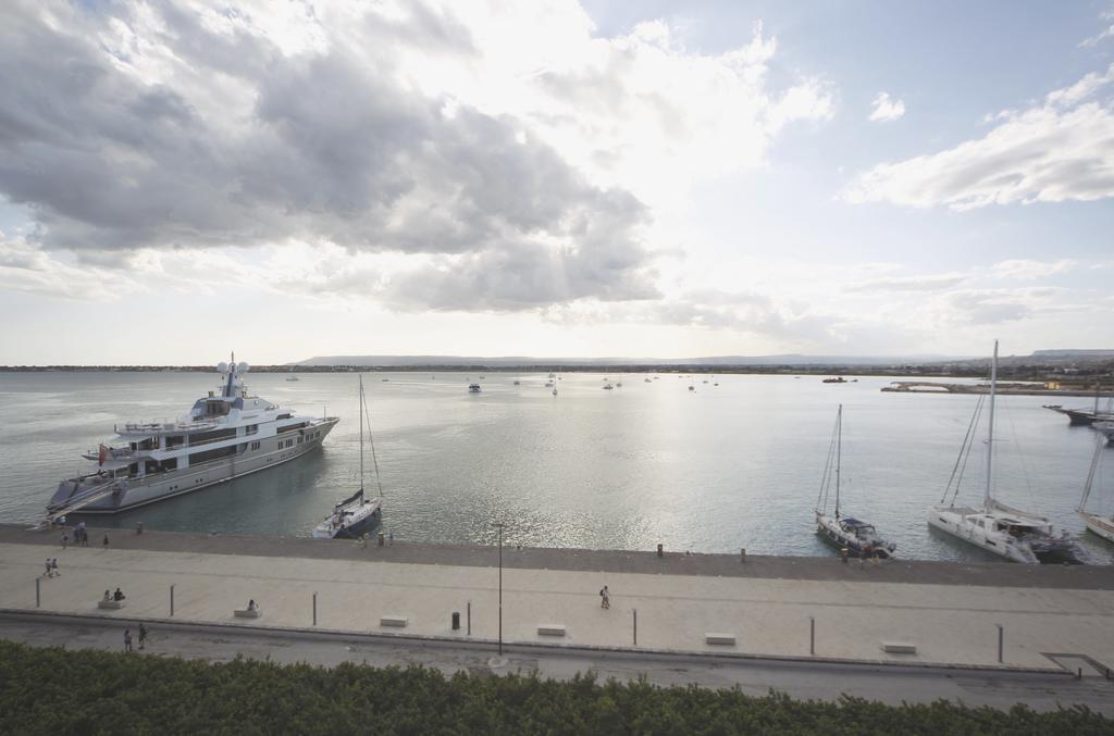 Ortigia Camere Con Vista Da Giulio B&B Szirakúza Kültér fotó