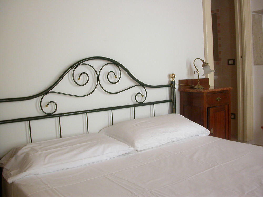 Ortigia Camere Con Vista Da Giulio B&B Szirakúza Kültér fotó