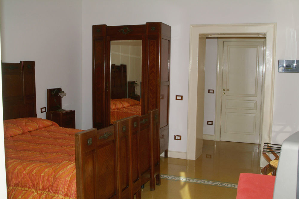 Ortigia Camere Con Vista Da Giulio B&B Szirakúza Kültér fotó