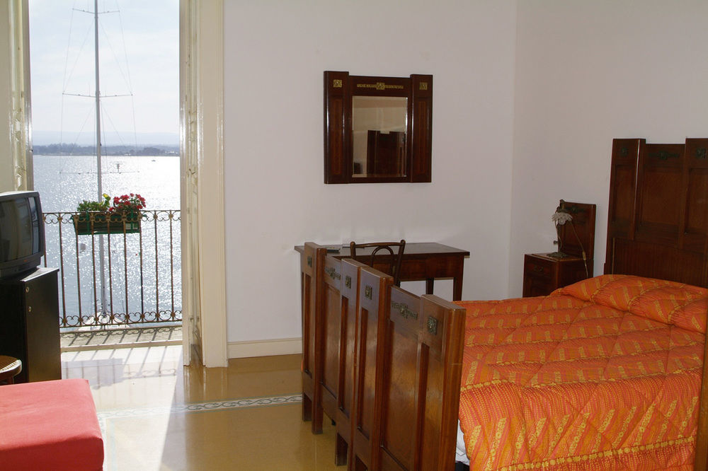 Ortigia Camere Con Vista Da Giulio B&B Szirakúza Kültér fotó