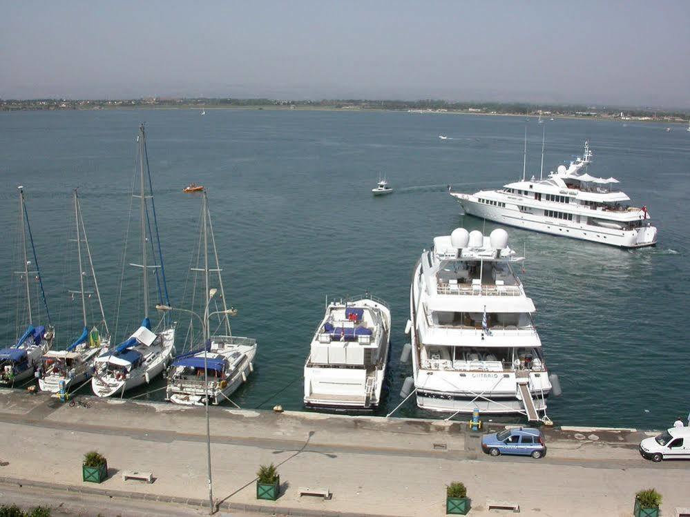 Ortigia Camere Con Vista Da Giulio B&B Szirakúza Kültér fotó